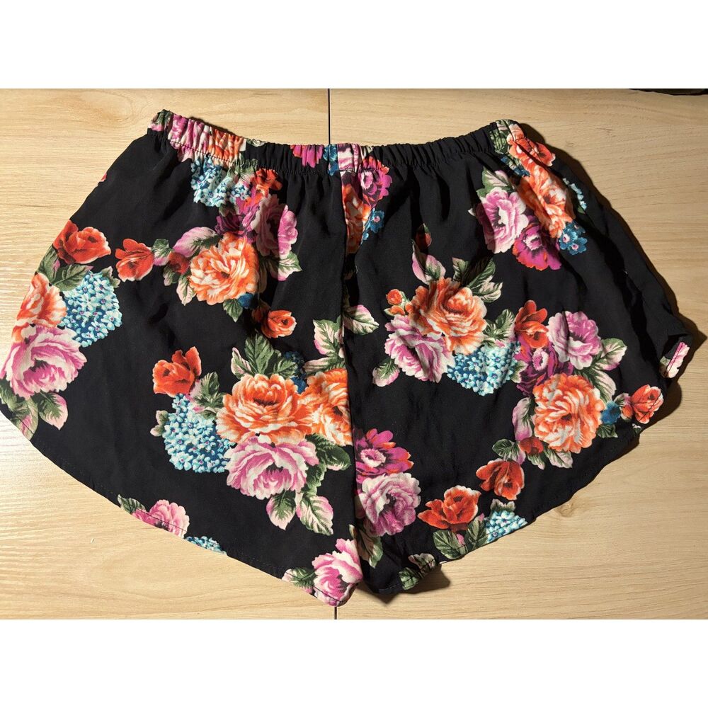 black flower pattern shorts